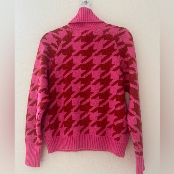 NWOT New Cliche Red and Pink Houndstooth Turtleneck Sweater - Picture 10 of 11